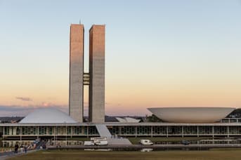 É uma imagem do post com o título Concursos Segurança DF: reajuste salarial é aprovado pela Câmara