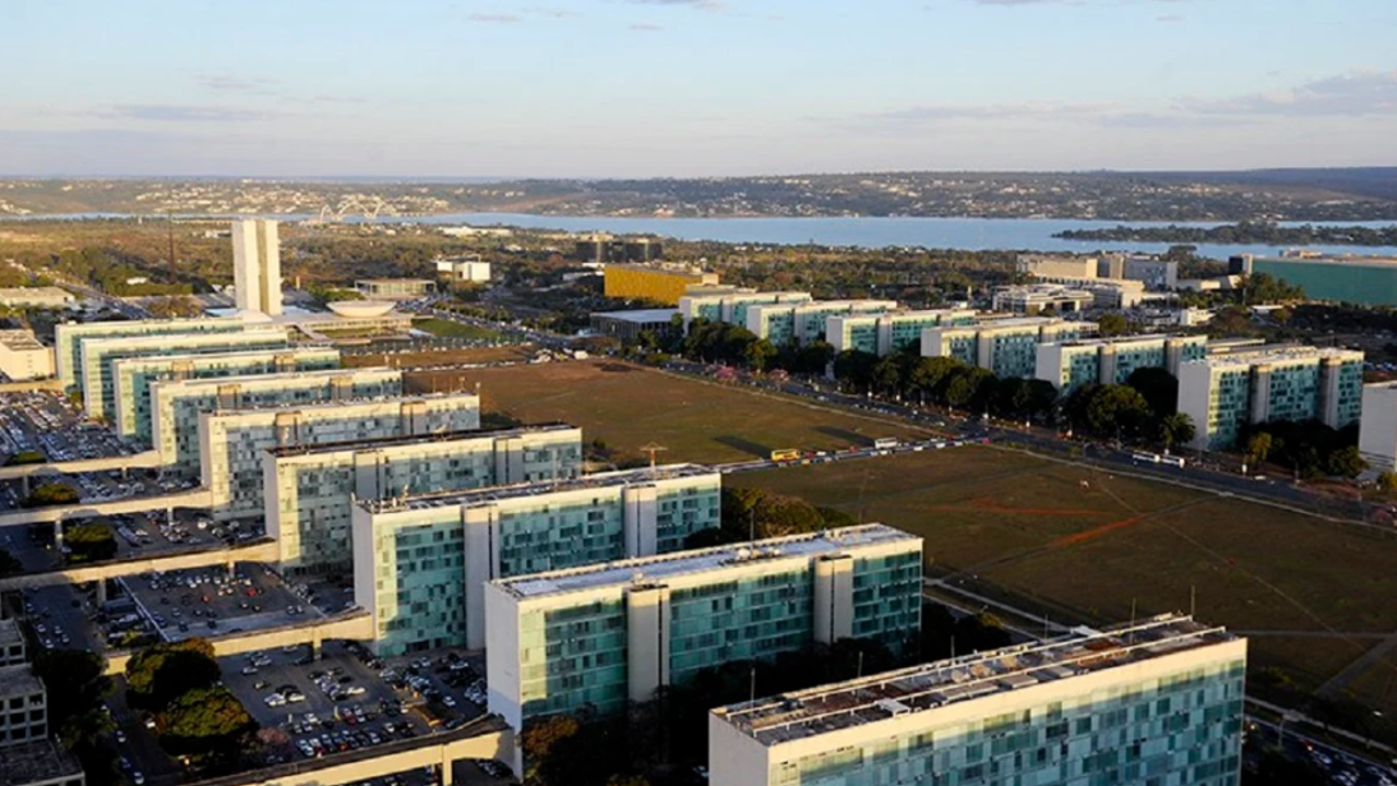 CNU 2025: edital é publicado com 3.652 vagas | Folha Dirigida