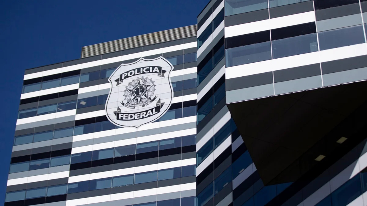 Concurso PF Administrativo tem quase 295 mil inscritos; veja! | Folha ...